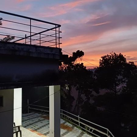 3R Residency Munnar Pansiyon Dış mekan fotoğraf